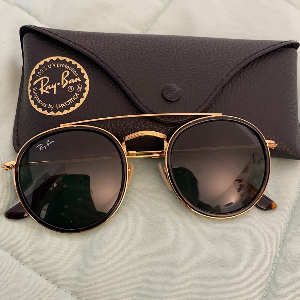 Round sunglasses (similar to Ray Ban version)